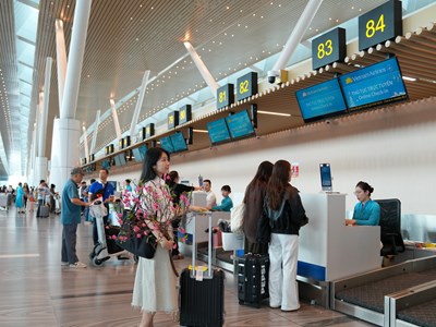 Đi máy bay dịp cao điểm Tết cần lưu ý gì?