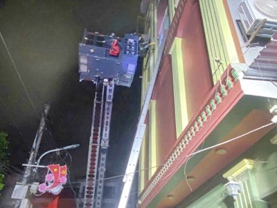 Cứu hộ thành công 15 người trong vụ cháy quán cà phê ca nhạc