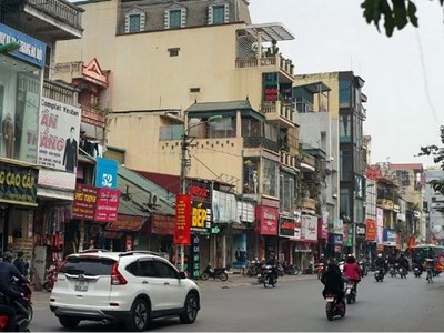 Thí điểm cấm xe taxi, xe hợp đồng vào phố Khâm Thiên