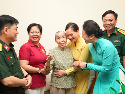  “Chuyến bay Màu Xanh - Tri ân quá khứ, lan tỏa giá trị bình đẳng giới”