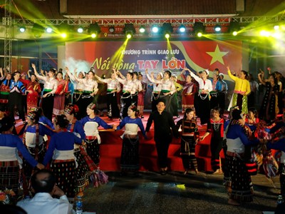  “Nối vòng tay lớn” chào mừng Ngày Văn hóa các dân tộc Việt Nam 