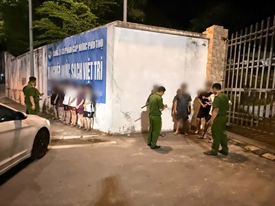 Mang hung khí đi đánh nhau, bị bắt sau 2 giờ do camera AI nhận diện