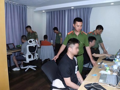 Triệt phá nhóm 23 người nước ngoài tạm trú bất hợp pháp, hoạt động trái phép trên không gian mạng