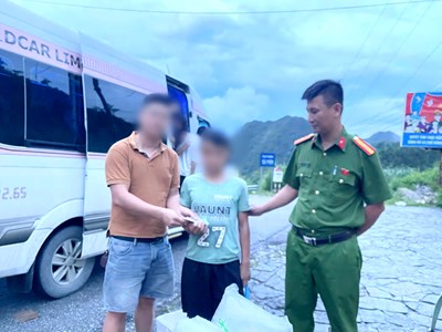  Lừa đảo, dụ dỗ trẻ em vùng cao bằng hình thức “việc nhẹ lương cao“
