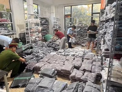  Khởi tố 2 vụ án xâm phạm quyền sở hữu công nghiệp tại chợ Ninh Hiệp