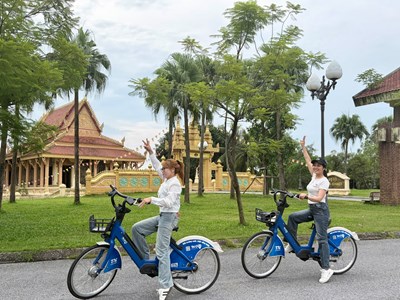 Khám phá Ngôi nhà chung bằng xe đạp