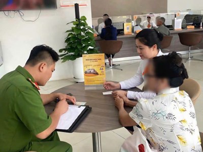 Suýt bị lừa chuyển 25 triệu đồng để nhận quà từ nước ngoài