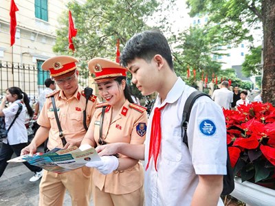 Đồng loạt ra quân xử lý học sinh, phụ huynh vi phạm giao thông