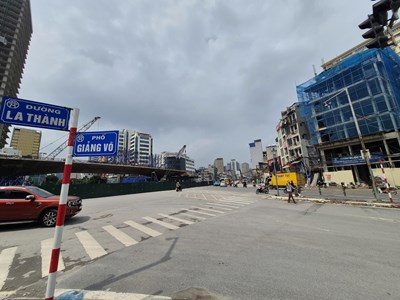 Điều chỉnh giao thông nút giao Láng Hạ - Giảng Võ - La Thành: Phương tiện được đi vào làn BRT