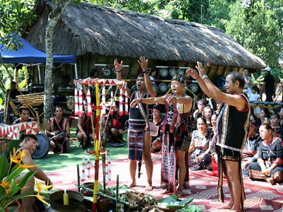 Ngân vang tiếng chiêng, nhịp xoang trong lễ cầu an của đồng bào Tây Nguyên