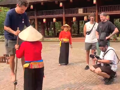 Bước ra từ đồng ruộng trở thành “sứ giả” văn hóa, du lịch