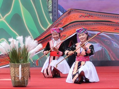 ​Lan tỏa văn hóa, di sản dân tộc Mông trong đời sống đương đại