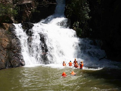 Chấm dứt quy định tạm thời với loại hình du lịch mạo hiểm