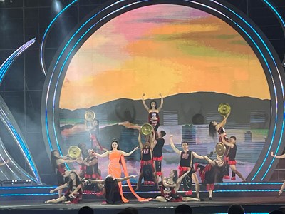 Khai mạc Liên hoan biển - Vịnh ngọc bừng sáng