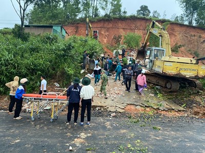 Lâm Đồng: Sạt lở đất làm một giáo viên tiểu học tử vong