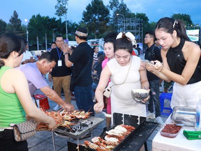 Khai mạc Lễ hội Tôm hùm Cam Ranh năm 2024