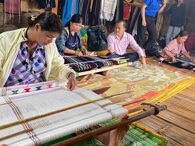 Phát triển KT-XH vùng đồng bào DTTS đạt nhiều kết quả tích cực