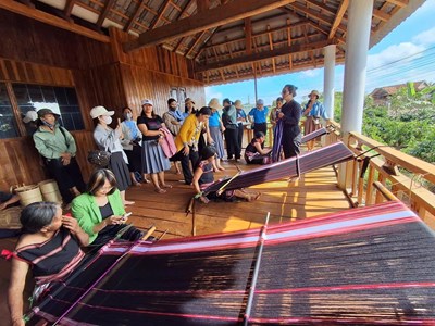 Phụ nữ DTTS nỗ lực bảo tồn và phát huy nghề dệt thổ cẩm truyền thống