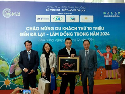 Lâm Đồng: Đón du khách thứ 10 triệu