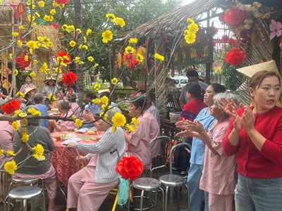 Xuân yêu thương, sẻ chia hạnh phúc