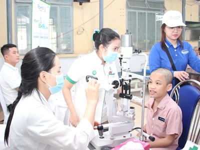Tiếp sức cho trẻ em nghèo