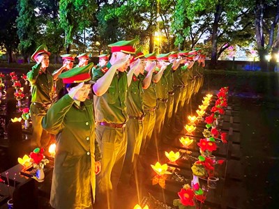 Hàng ngàn ngọn nến tri ân bừng sáng tại Nghĩa trang liệt sĩ Gia Lai