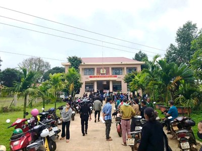 Gia Lai: Người dân nô nức nhận tiền quà tặng Tết Độc lập