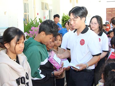 “Cùng em đến trường” - lan tỏa việc làm thiện nguyện