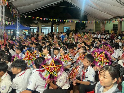 Trung thu ấm áp nơi vùng biên Gia Lai