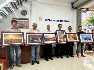 Trao giải Cuộc thi “Ảnh đẹp - Video ấn tượng Du lịch Nam Khánh Hòa 2025”