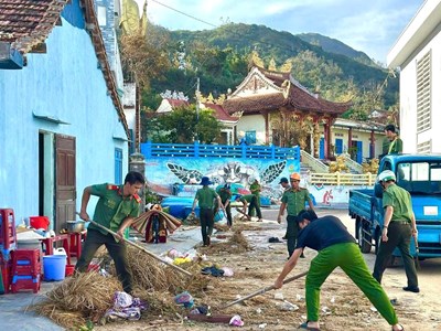 Gia Lai: Huy động mọi nguồn lực, chung tay giúp dân ổn định cuộc sống sau bão