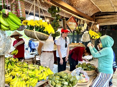 Khánh Hòa: “Phiên chợ quê 0 đồng” ấm lòng đồng bào bị lũ lụt  