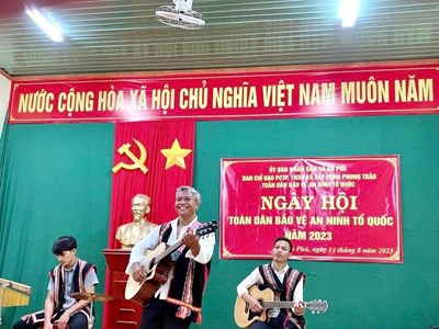 Lớp học nhạc yêu thương của người thầy Jrai