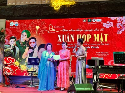 Xúc động đêm nhạc thiện nguyện của ca sĩ Phương Đài