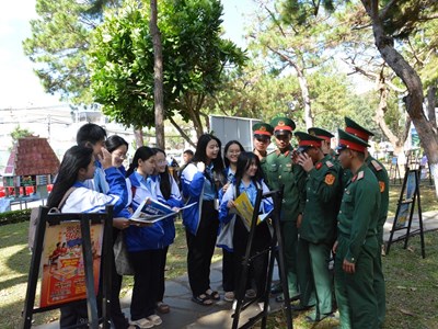 Phố núi Pleiku rộn ràng Hội báo Xuân Bính Ngọ 2026