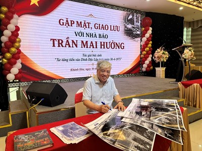 Gặp gỡ tác giả bức ảnh “Xe tăng tiến vào Dinh Độc lập” trưa ngày 30.4.1975