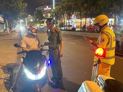 Khánh Hòa: Tăng cường quản lý du khách nước ngoài 