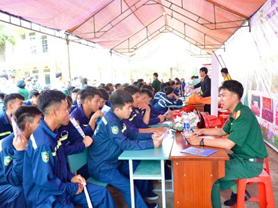 Gia Lai: Ngày hội việc làm kết nối sinh viên với doanh nghiệp