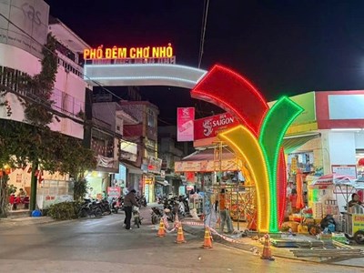 Gia Lai: Phố đêm Chợ Nhỏ phường Pleiku loay hoay tìm sức hút