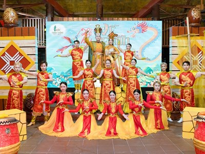 Lễ hội “Về Nguồn” thu hút du khách bởi sắc màu văn hóa dân tộc