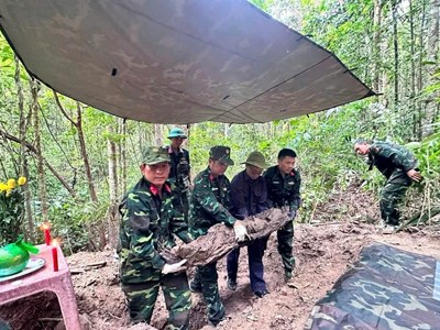 Đắk Lắk: Tìm thấy 2 hài cốt liệt sĩ từ ký ức của cựu giao liên 96 tuổi