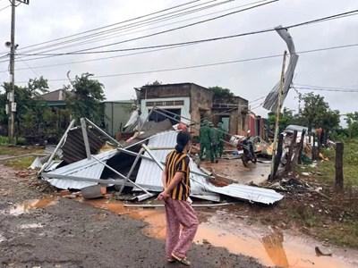 Gia Lai: Khẩn trương hỗ trợ người dân Bía Ngó khắc phục thiệt hại do thiên tai