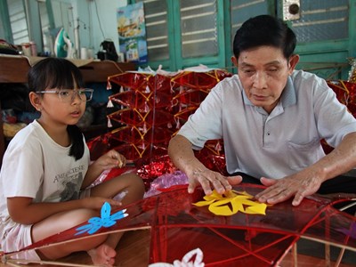 Giữ ấm những mùa Trăng