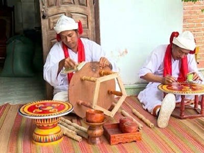 Mâm gỗ Chăm - Gửi hồn văn hóa qua từng nét chạm