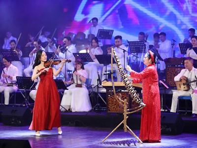 Nghệ sĩ Việt “tái tạo” sắc màu âm nhạc truyền ​thống