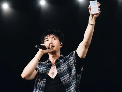 Nhiều nghệ sĩ Việt chung tay ủng hộ đồng bào vùng lũ