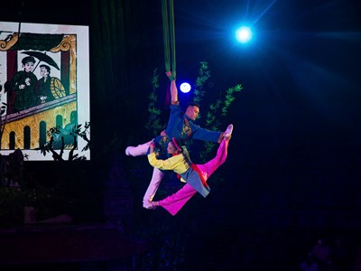 Khi tranh dân gian Đông Hồ bước lên sân khấu xiếc