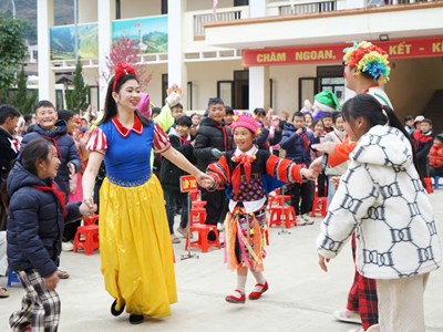 Đưa​ nghệ thuật múa rối đến với đồng bào vùng sâu, vùng xa