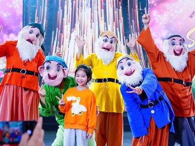 Khán giả hào hứng với nghệ thuật múa rối tại Hội chợ mùa Xuân 2026