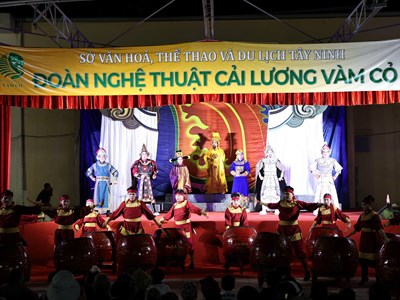 Cải lương Nam Bộ tiếp cận khán giả Thủ đô bằng câu chuyện lịch sử 